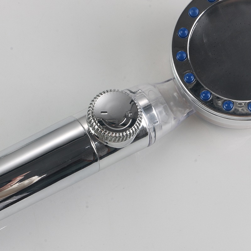 Hva er de viktigste forskjellene mellom en fleksibel dusjslange i rustfritt stål og en PVC-slange?